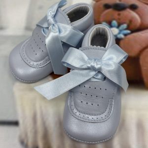 Pretty originals baby shoe with ribbons 5445