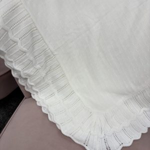 Sarah Louise shawl all white (000006)